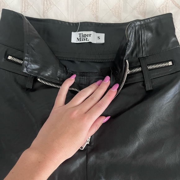 Black Leather Tiger Mist Shorts - Picture 7 of 7